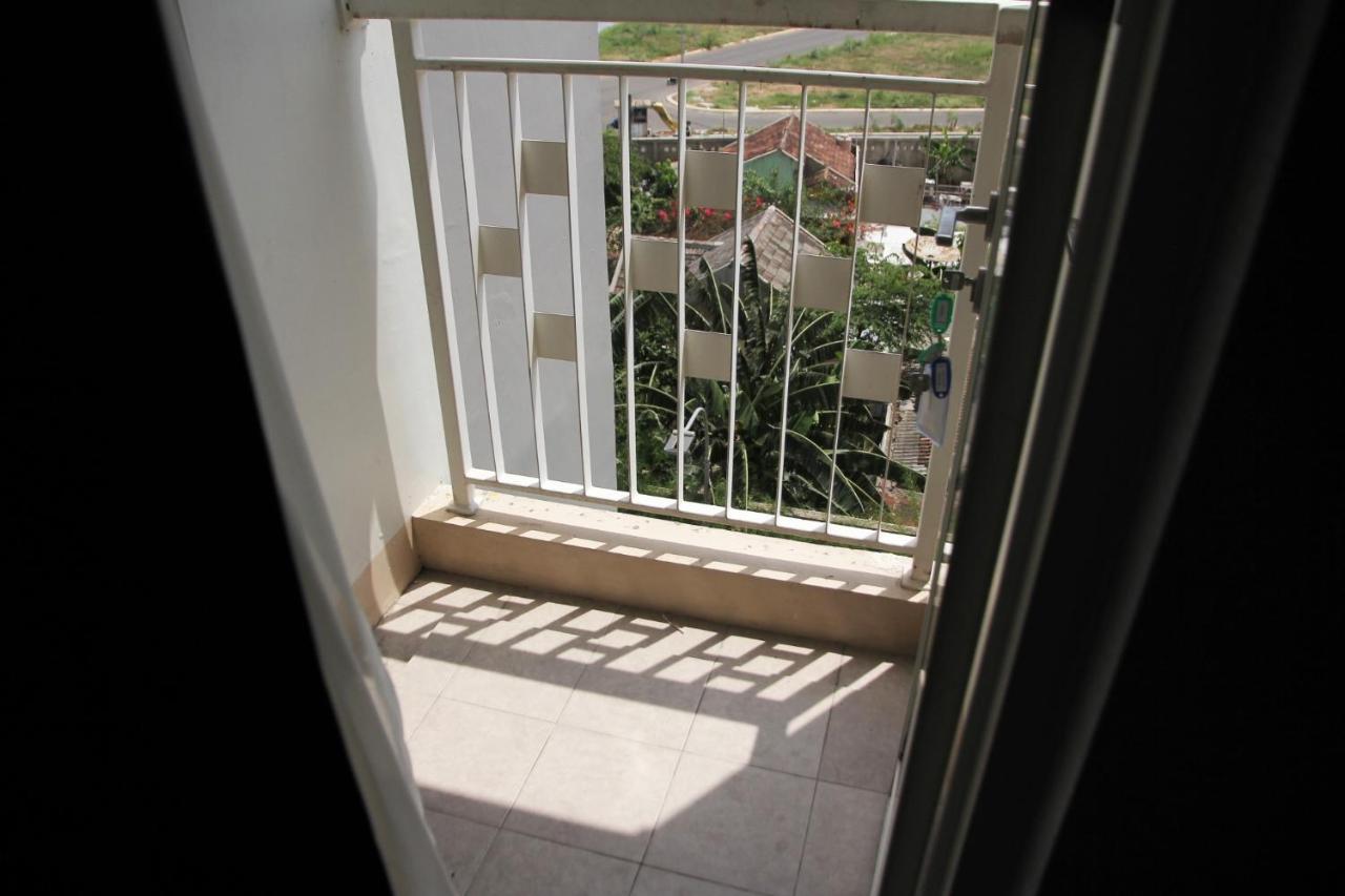 Modern And Comfortable Studio Apartment Springlake Summarecon Near Summarecon By Travelio بيكاسي المظهر الخارجي الصورة