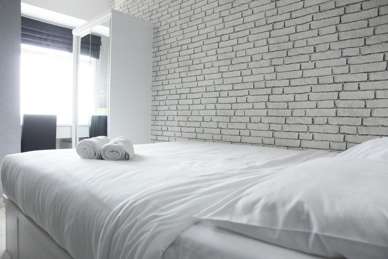 Modern And Comfortable Studio Apartment Springlake Summarecon Near Summarecon By Travelio بيكاسي المظهر الخارجي الصورة