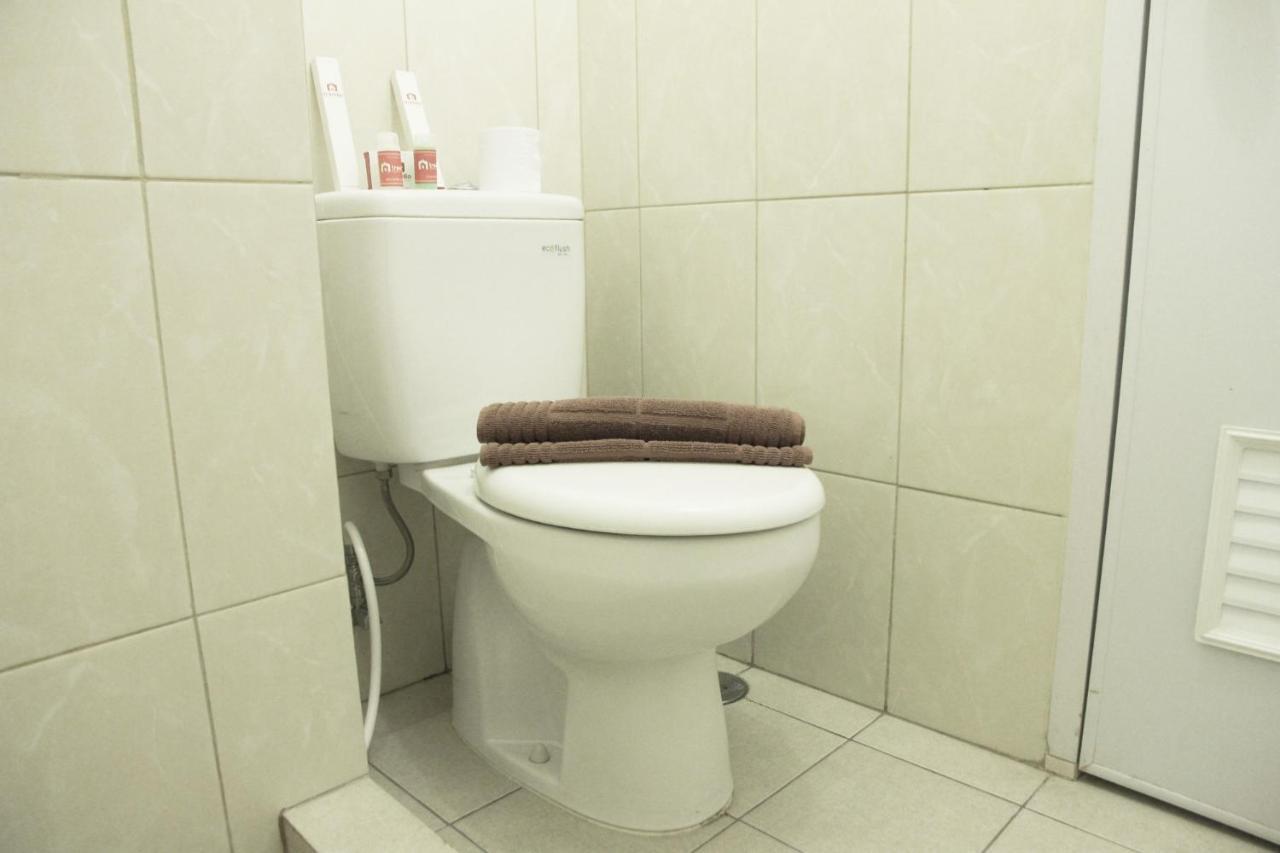 Modern And Comfortable Studio Apartment Springlake Summarecon Near Summarecon By Travelio بيكاسي المظهر الخارجي الصورة